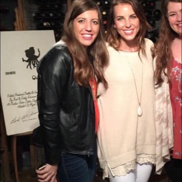 Leather jacket with removable hood - Picture 7 of 9